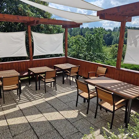 Selsky Dvur 2 Konukevi Police nad Metují